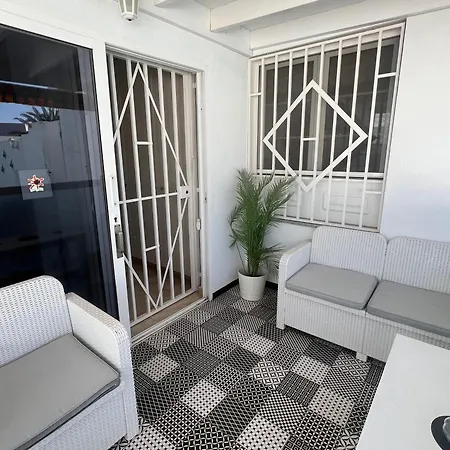 Apartment Casa Swn-y-mor, Two Bedroom With Private Pool Costa Teguise