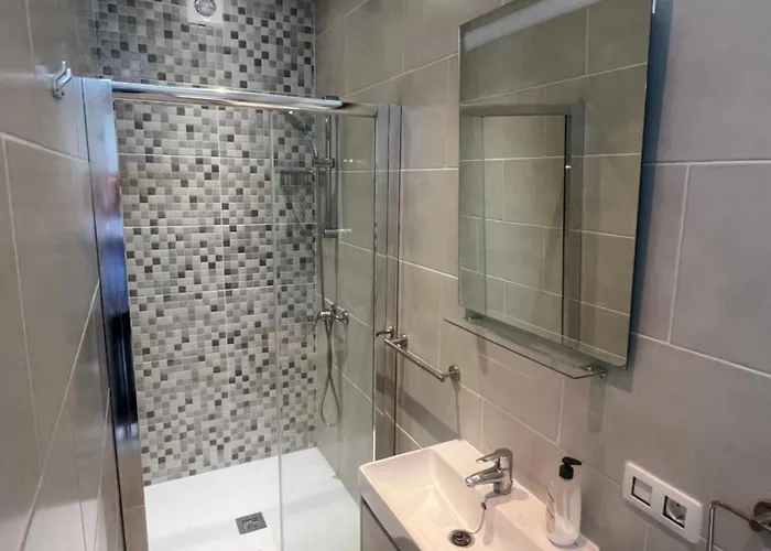 Casa Swn-y-mor, Two Bedroom With Private Pool דירה