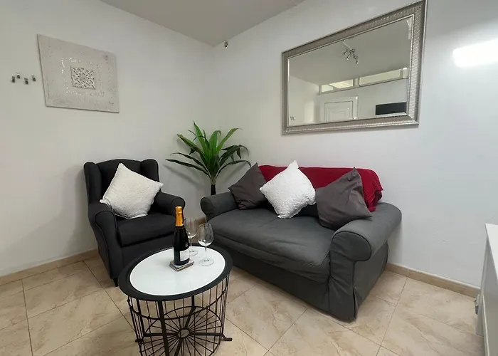 Casa Swn-y-mor, Two Bedroom With Private Pool *