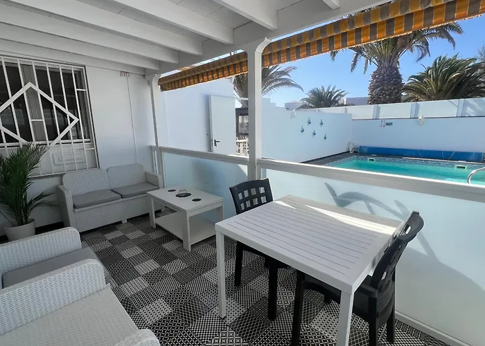 Casa Swn-y-mor, Two Bedroom With Private Pool דירה *